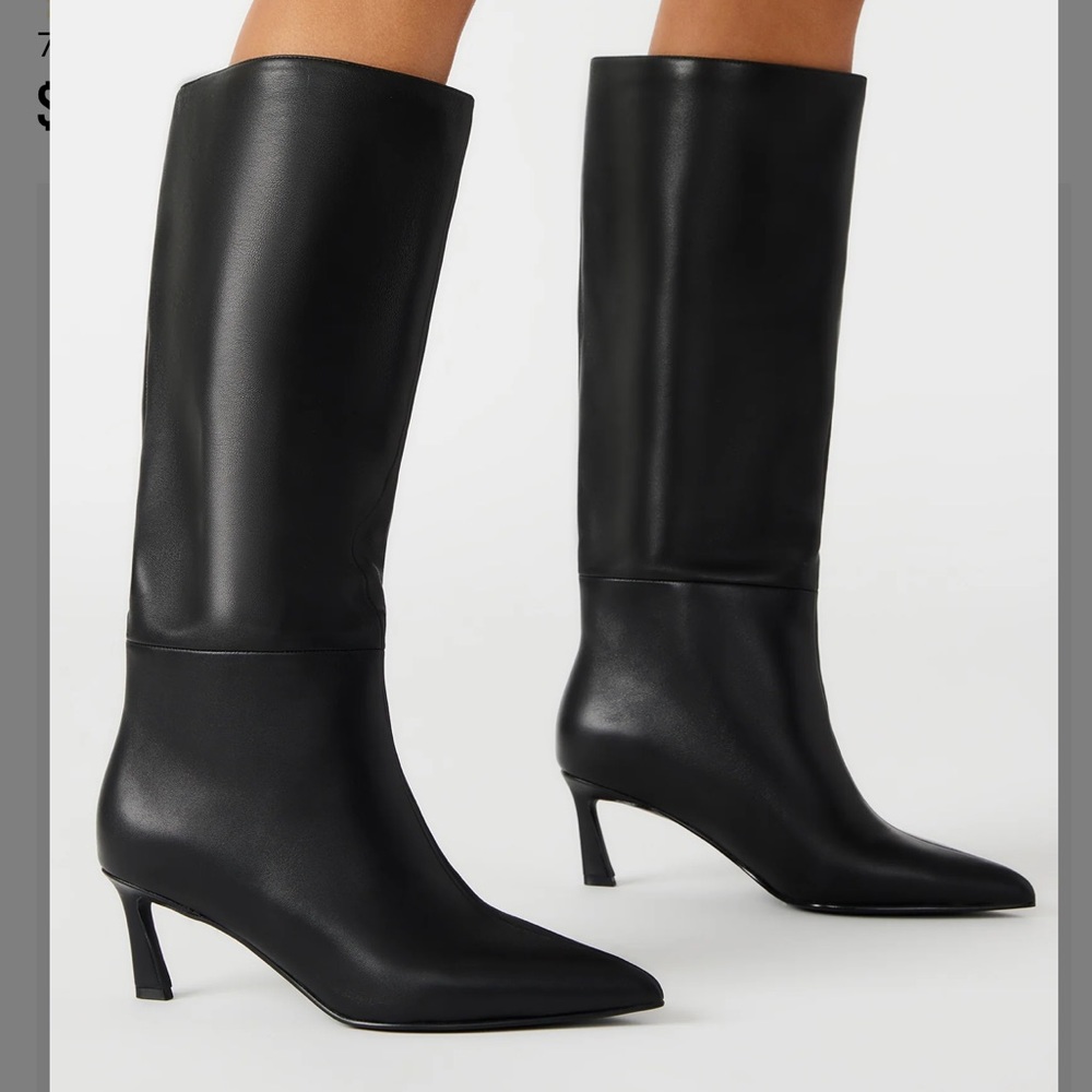 Steve Madden Knee-high Lavan black leather boot
